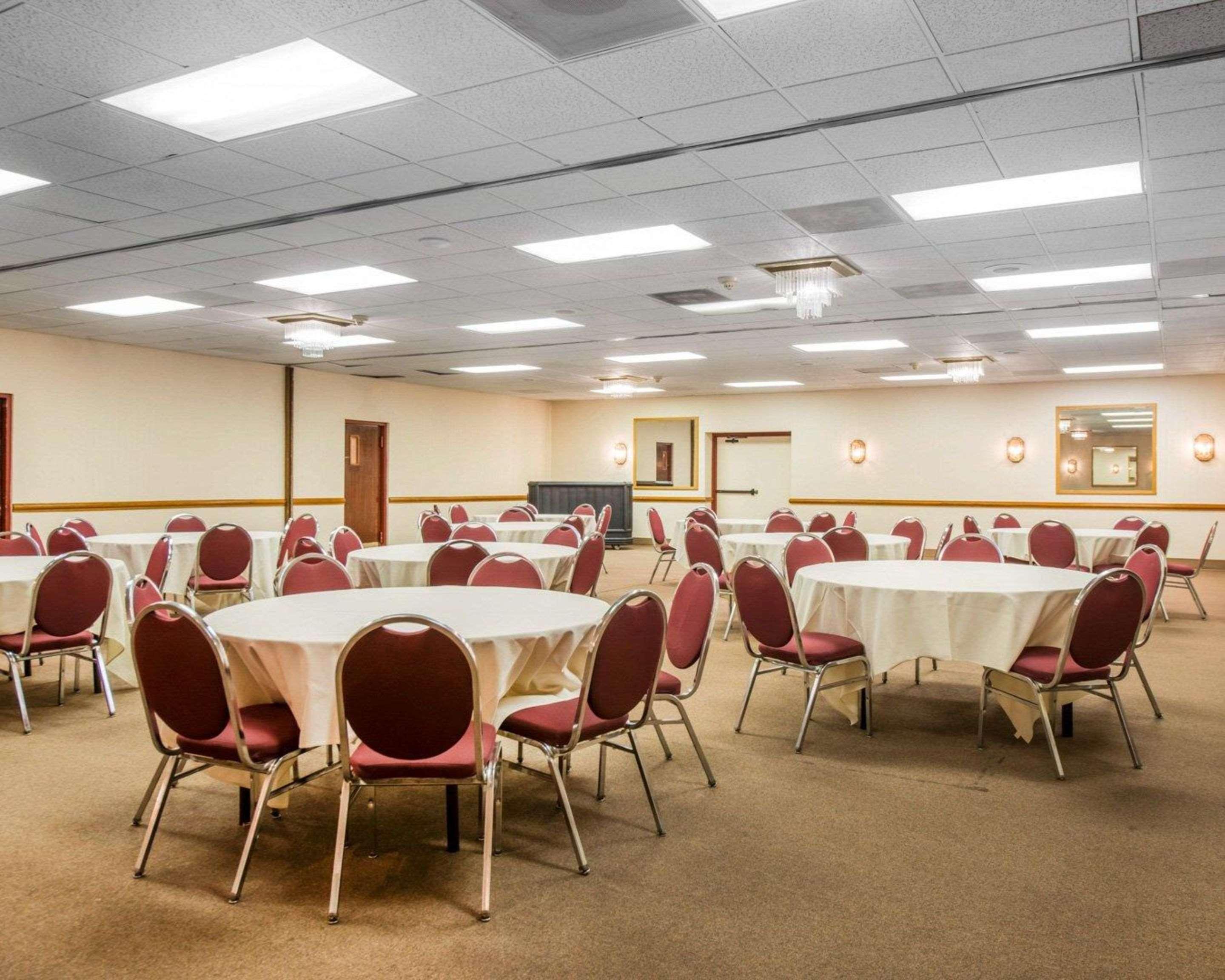 Clarion Inn&Events Center Pueblo North Exterior foto